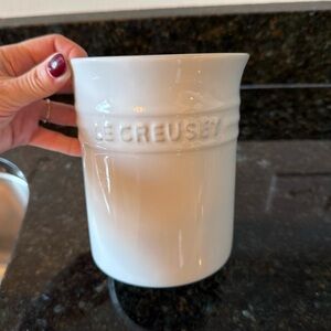 Le Creuset kitchen utensil crock white